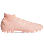 Botas rosas de futbol